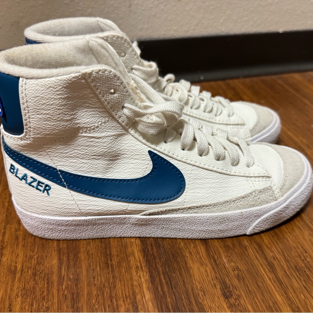 Women’s Nike White and cream Sneakers